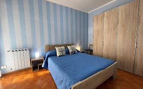 Stefano'S Guests House: 2 Bedrooms & Parking In Viareggio