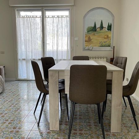 Stefano'S Guests House: 2 Bedrooms & Parking In Viareggio Exteriér fotografie
